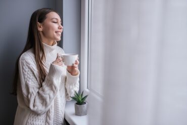 winter mornings at Icki Sticki Mt Horeb with families enjoying treats