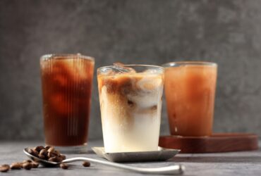 Cold brew coffee vs iced coffee showing two cold coffee drinks with different brewing methods